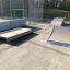 Nowoczesny, modułowy plac zabaw Bank z przeszkodami skateparku, idealny dla młodzieży.